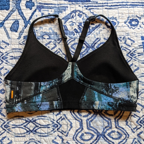 ✴️$5✴️LUCY Sports Bra Large - Picture 5 of 8